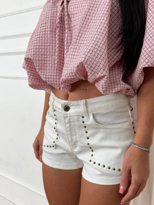 Shorts studs