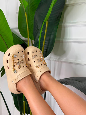 Crocs color