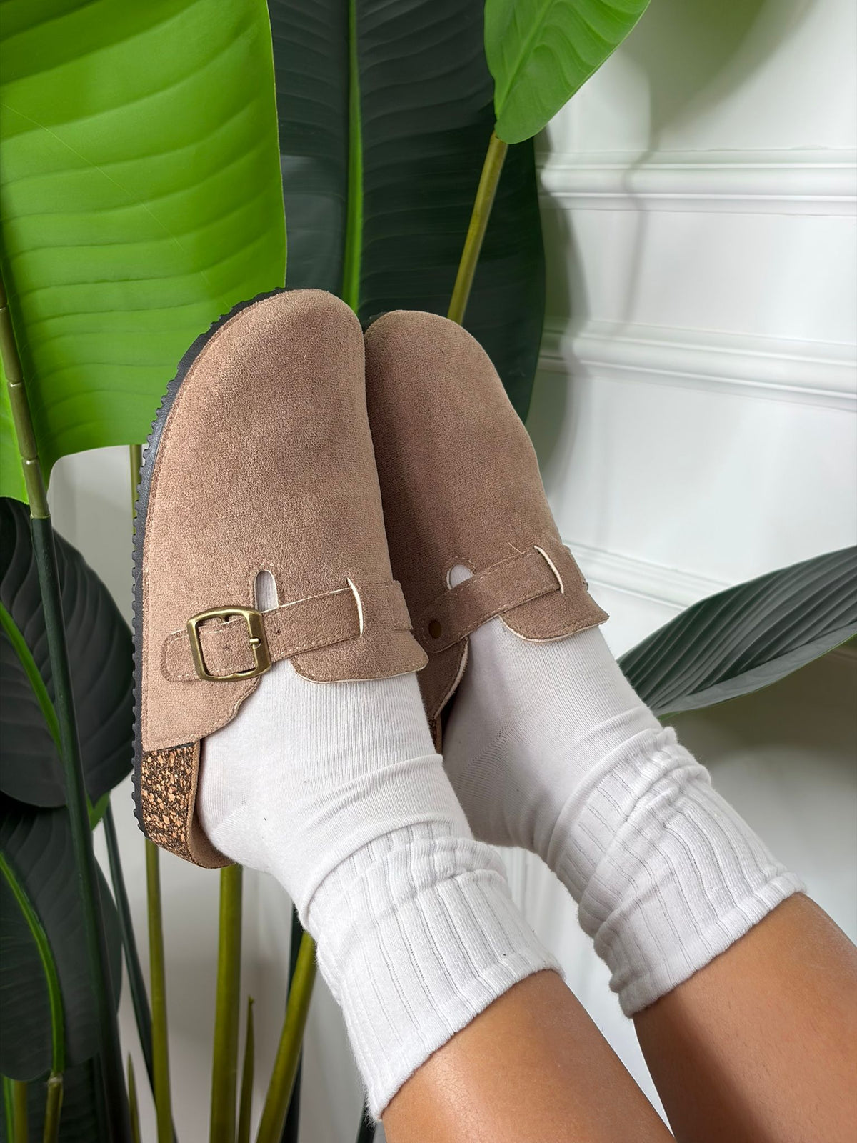 Slipper nora