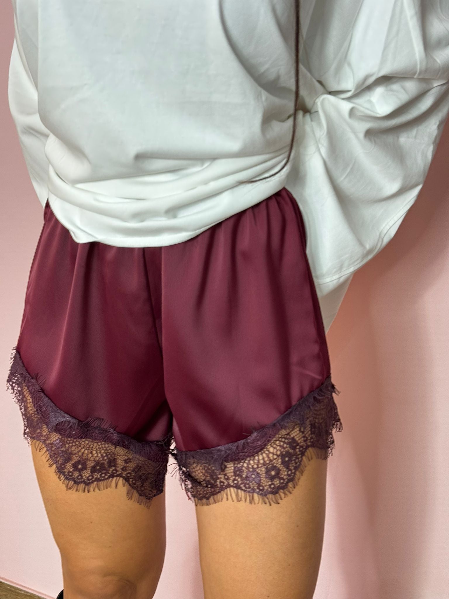 Shorts in pizzo