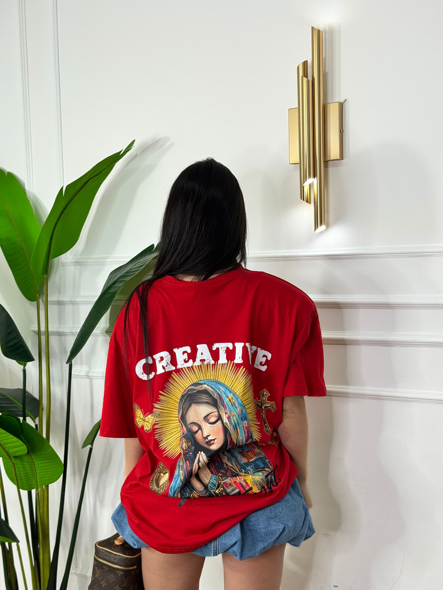 T-shirt Laura Creative