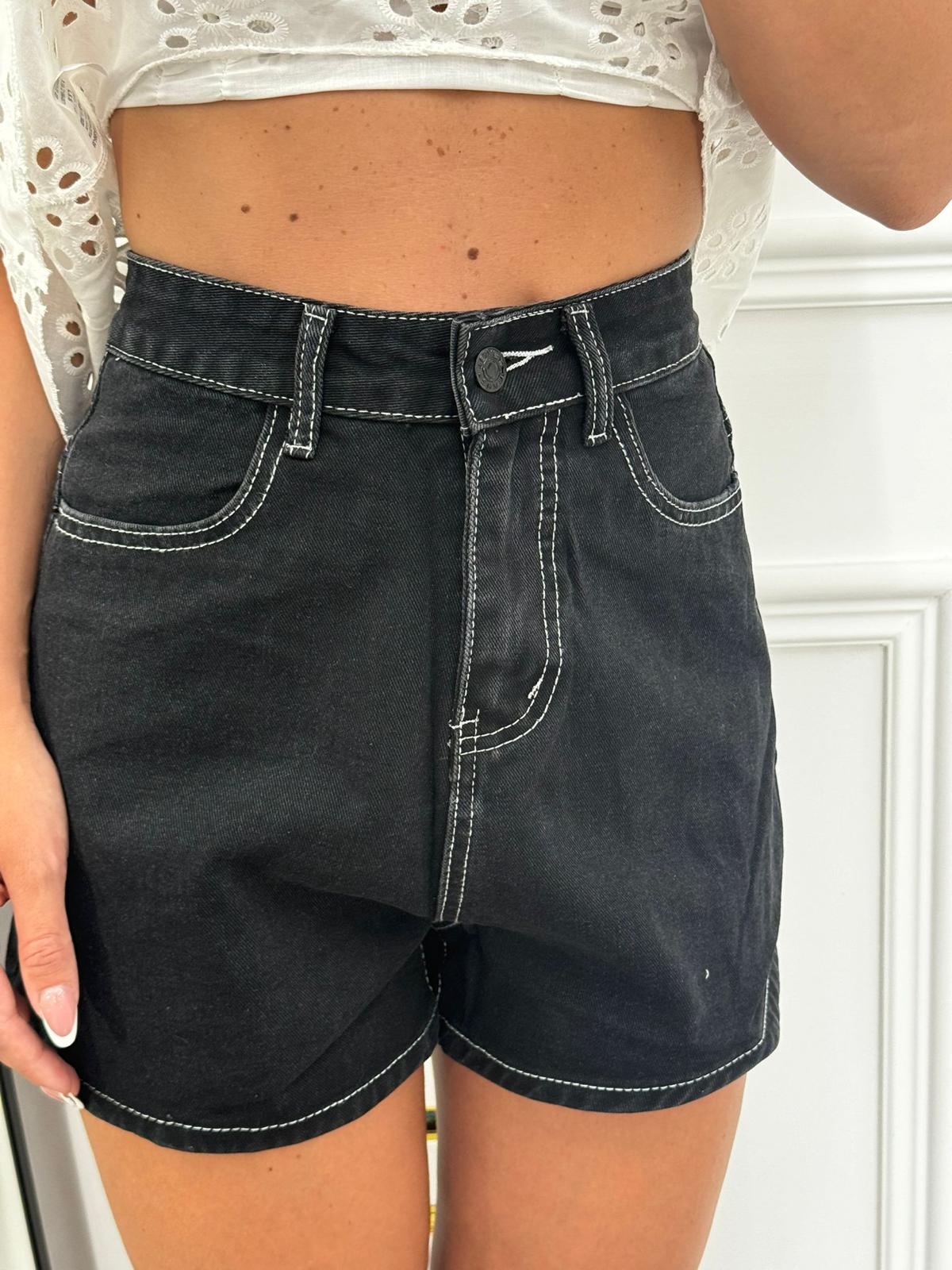 Shorts stecy